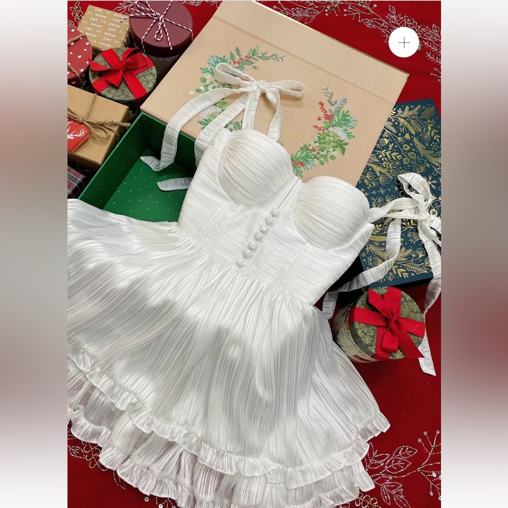 Cute white dress!